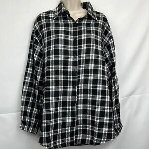 Hotouch black and white plaid flannel button front shirt size Med NWT